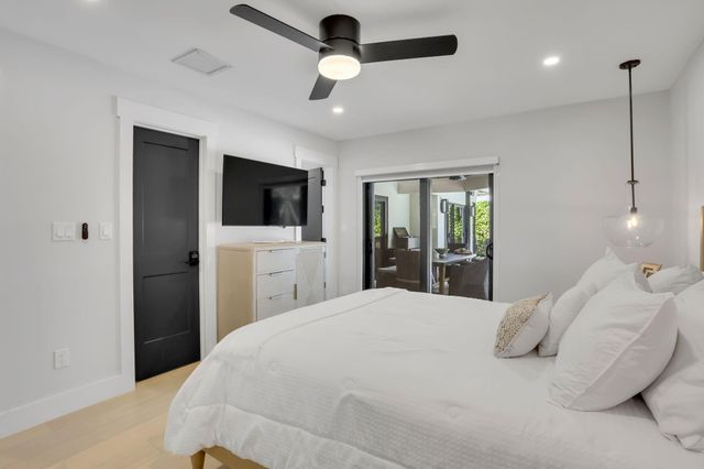 2520 SW 5th Street, Boynton Beach, FL 33435