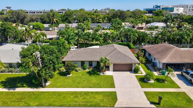 2520 SW 5th Street, Boynton Beach, FL 33435