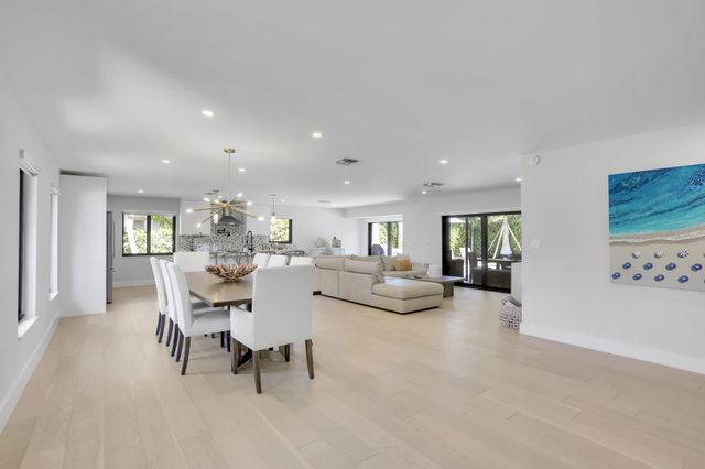 2520 SW 5th Street, Boynton Beach, FL 33435