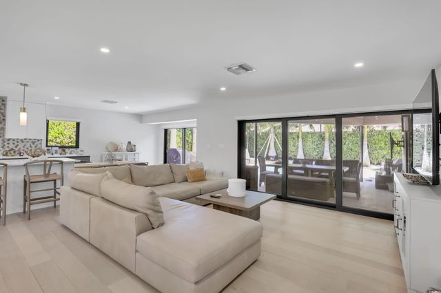 2520 SW 5th Street, Boynton Beach, FL 33435