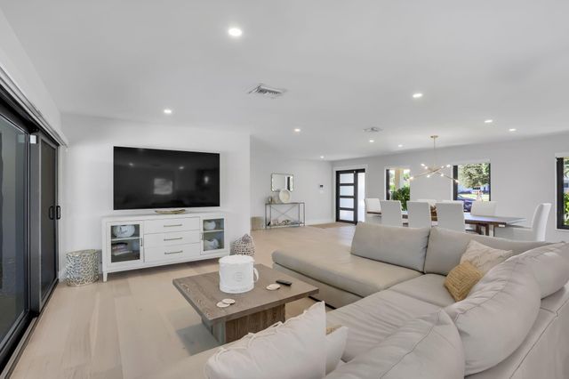 2520 SW 5th Street, Boynton Beach, FL 33435