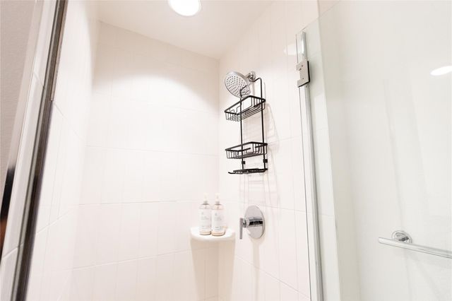 49 Navasota ST 209, Austin, TX 78702