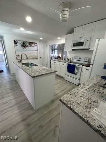 11391 Cypress LN, Fort Myers Beach, FL 33931