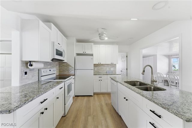 11391 Cypress LN, Fort Myers Beach, FL 33931