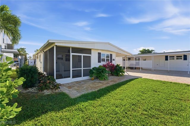 11391 Cypress LN, Fort Myers Beach, FL 33931