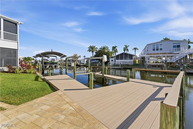 11391 Cypress LN, Fort Myers Beach, FL 33931