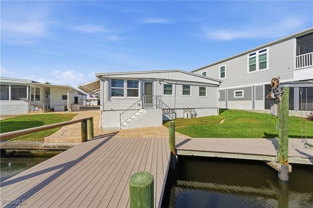 11391 Cypress LN, Fort Myers Beach, FL 33931