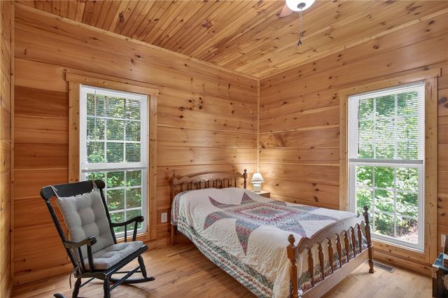 160 Tugaloo Shores Road, Fair Play, SC 29643