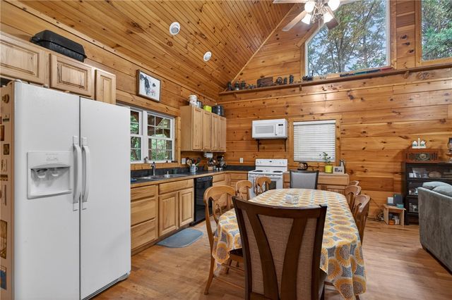 160 Tugaloo Shores Road, Fair Play, SC 29643