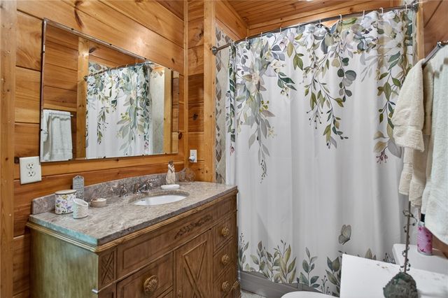 160 Tugaloo Shores Road, Fair Play, SC 29643