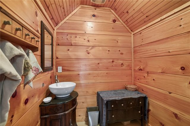 160 Tugaloo Shores Road, Fair Play, SC 29643