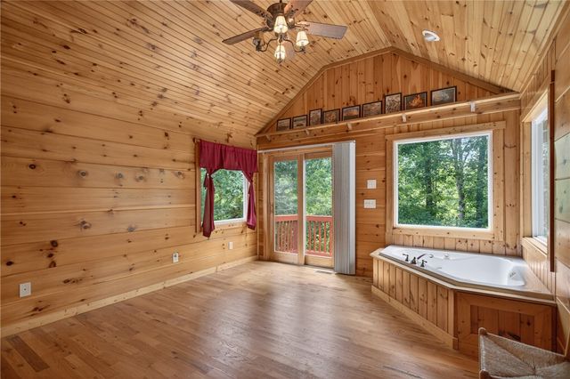 160 Tugaloo Shores Road, Fair Play, SC 29643