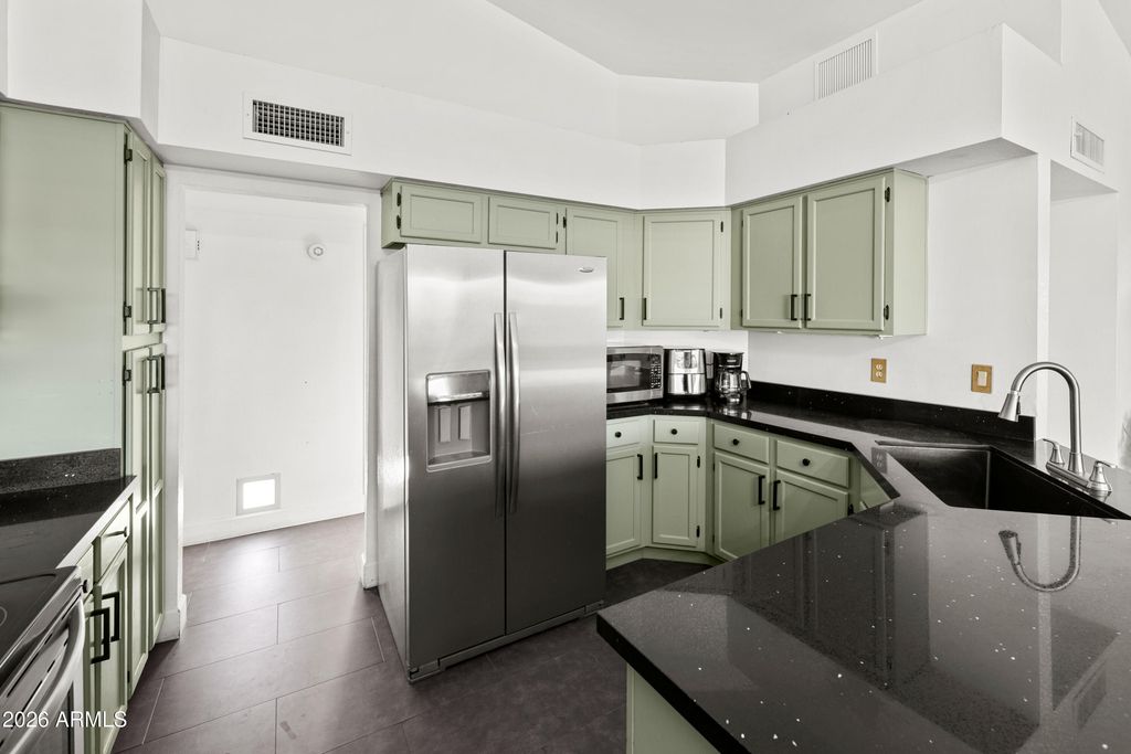 1457 N HOBSON --, Mesa, AZ 85203 — photo 5