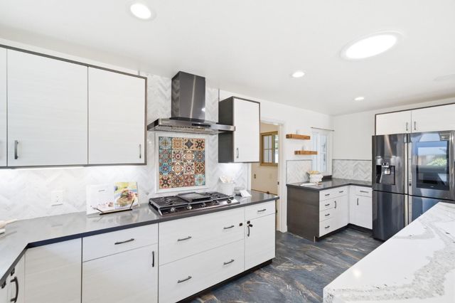 458 Pin Oak, Sunnyvale, CA 94086