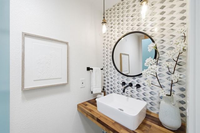 458 Pin Oak, Sunnyvale, CA 94086