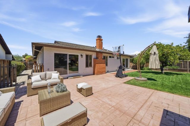 458 Pin Oak, Sunnyvale, CA 94086