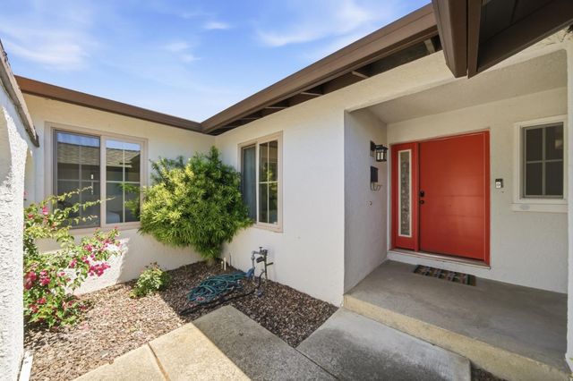 458 Pin Oak, Sunnyvale, CA 94086