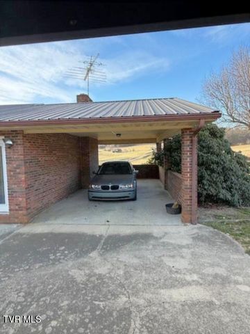 1500 West Tucker Hollow Road, Fall Branch, TN 37656