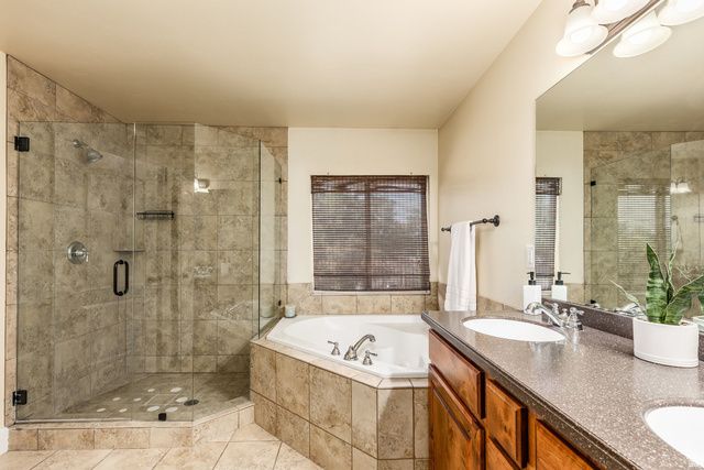 1848 E ROUEN CIR, Holladay, UT 84117