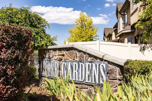 1848 E ROUEN CIR, Holladay, UT 84117