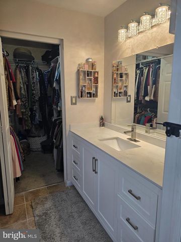 20 S MARS DR, Sewell, NJ 08080