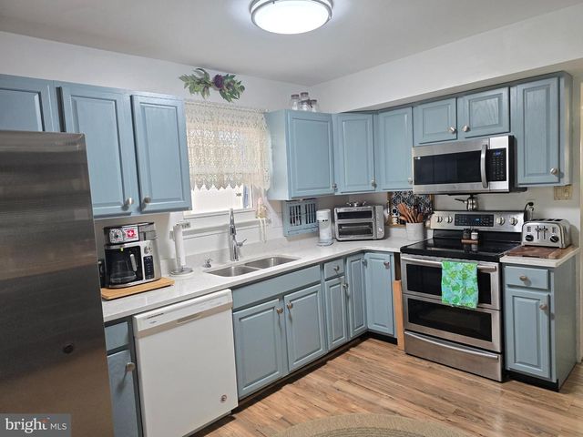 20 S MARS DR, Sewell, NJ 08080