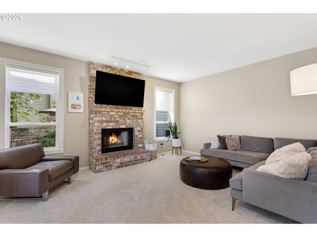 9739 Nw ENGLEMAN St, Portland, OR 97229