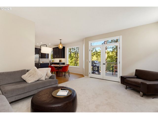 9739 Nw ENGLEMAN St, Portland, OR 97229