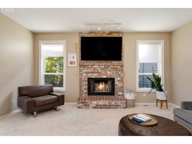 9739 Nw ENGLEMAN St, Portland, OR 97229