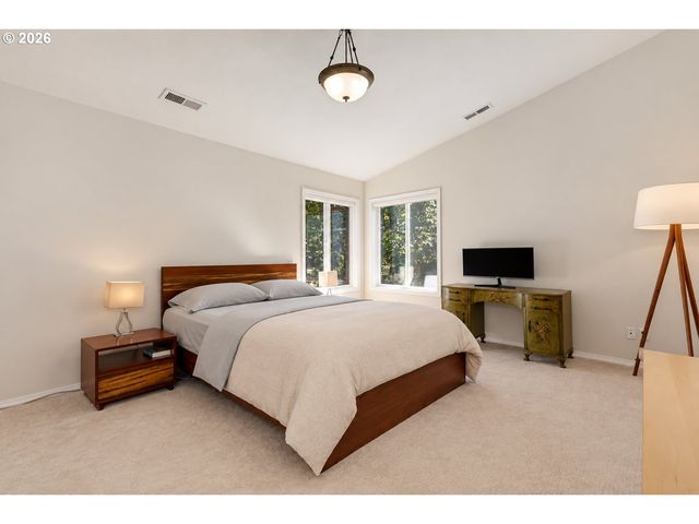 9739 Nw ENGLEMAN St, Portland, OR 97229