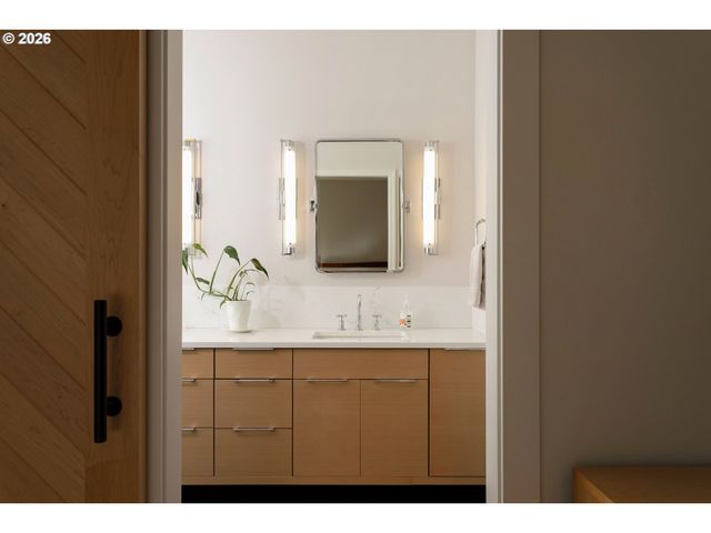 9739 Nw ENGLEMAN St, Portland, OR 97229