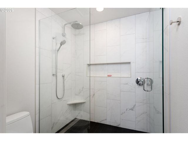 9739 Nw ENGLEMAN St, Portland, OR 97229