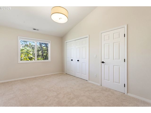 9739 Nw ENGLEMAN St, Portland, OR 97229