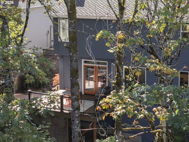 9739 Nw ENGLEMAN St, Portland, OR 97229