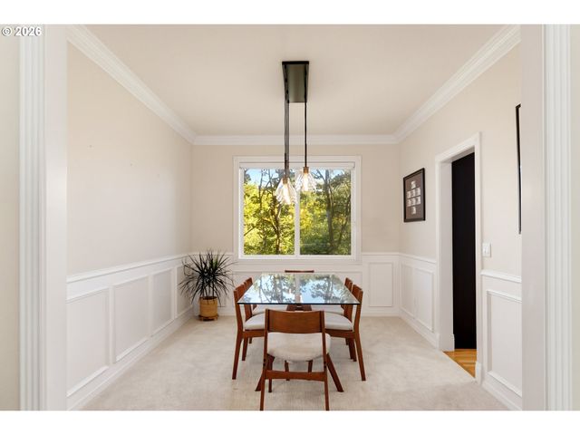 9739 Nw ENGLEMAN St, Portland, OR 97229