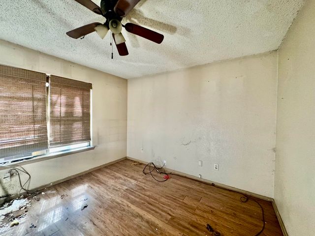 326 Blue Water Ln, Holly Lake Ranch, TX 75765