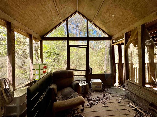 326 Blue Water Ln, Holly Lake Ranch, TX 75765