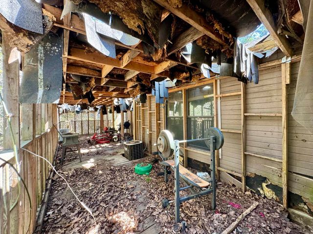 326 Blue Water Ln, Holly Lake Ranch, TX 75765