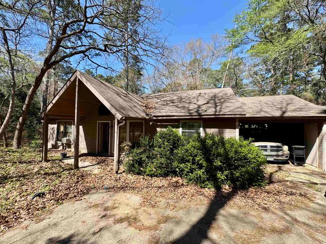 326 Blue Water Ln, Holly Lake Ranch, TX 75765