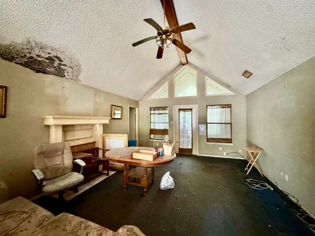 326 Blue Water Ln, Holly Lake Ranch, TX 75765