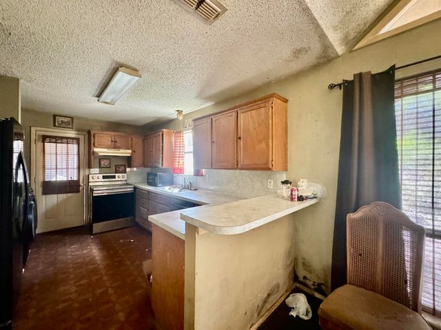 326 Blue Water Ln, Holly Lake Ranch, TX 75765