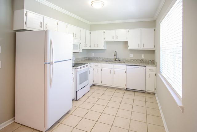 202 Gippy Drive, Summerville, SC 29486