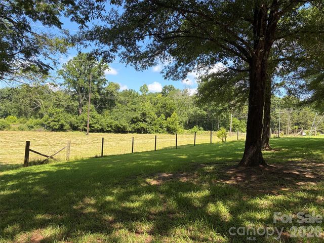 739 W Mt Gallant Avenue 1, York, SC 29745