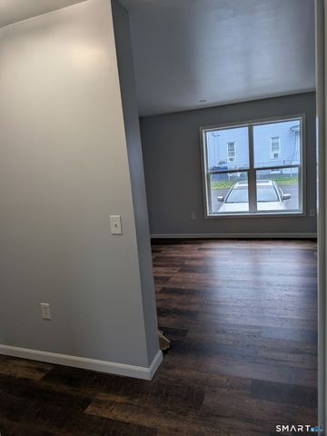 619 Shelton Street 1st Floor R, Bridgeport, CT 06608