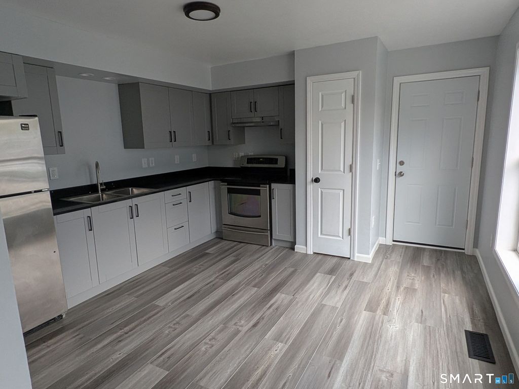 619 Shelton Street 1st Floor R, Bridgeport, CT 06608