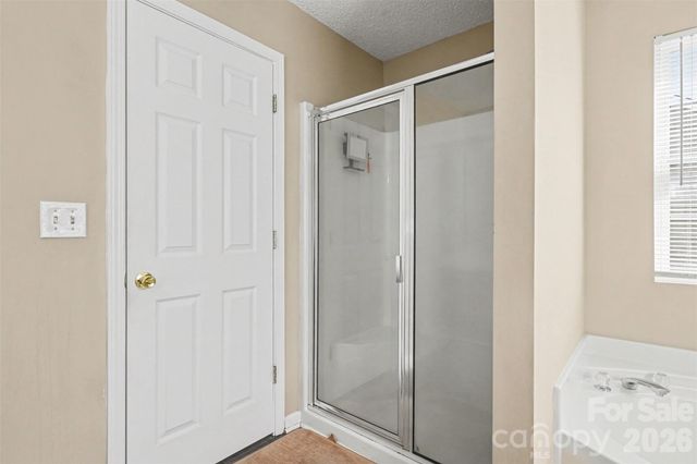 1038 Chalk Hill Lane, Charlotte, NC 28214