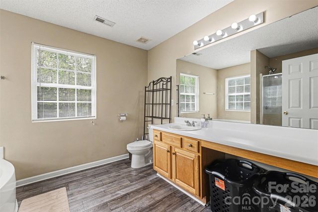 1038 Chalk Hill Lane, Charlotte, NC 28214