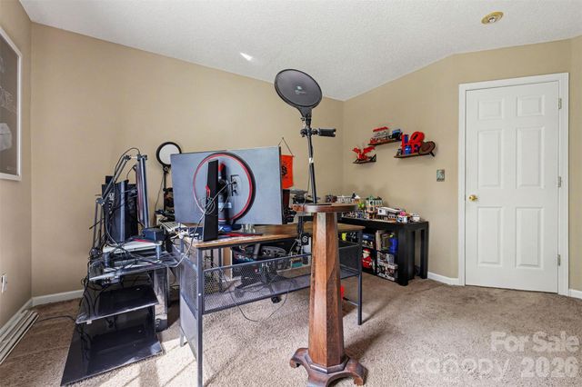 1038 Chalk Hill Lane, Charlotte, NC 28214