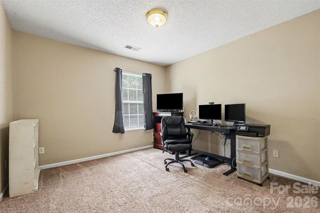 1038 Chalk Hill Lane, Charlotte, NC 28214