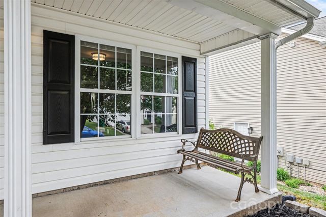 1038 Chalk Hill Lane, Charlotte, NC 28214